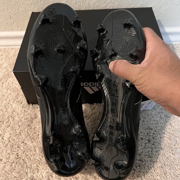 Athletic_Shoes